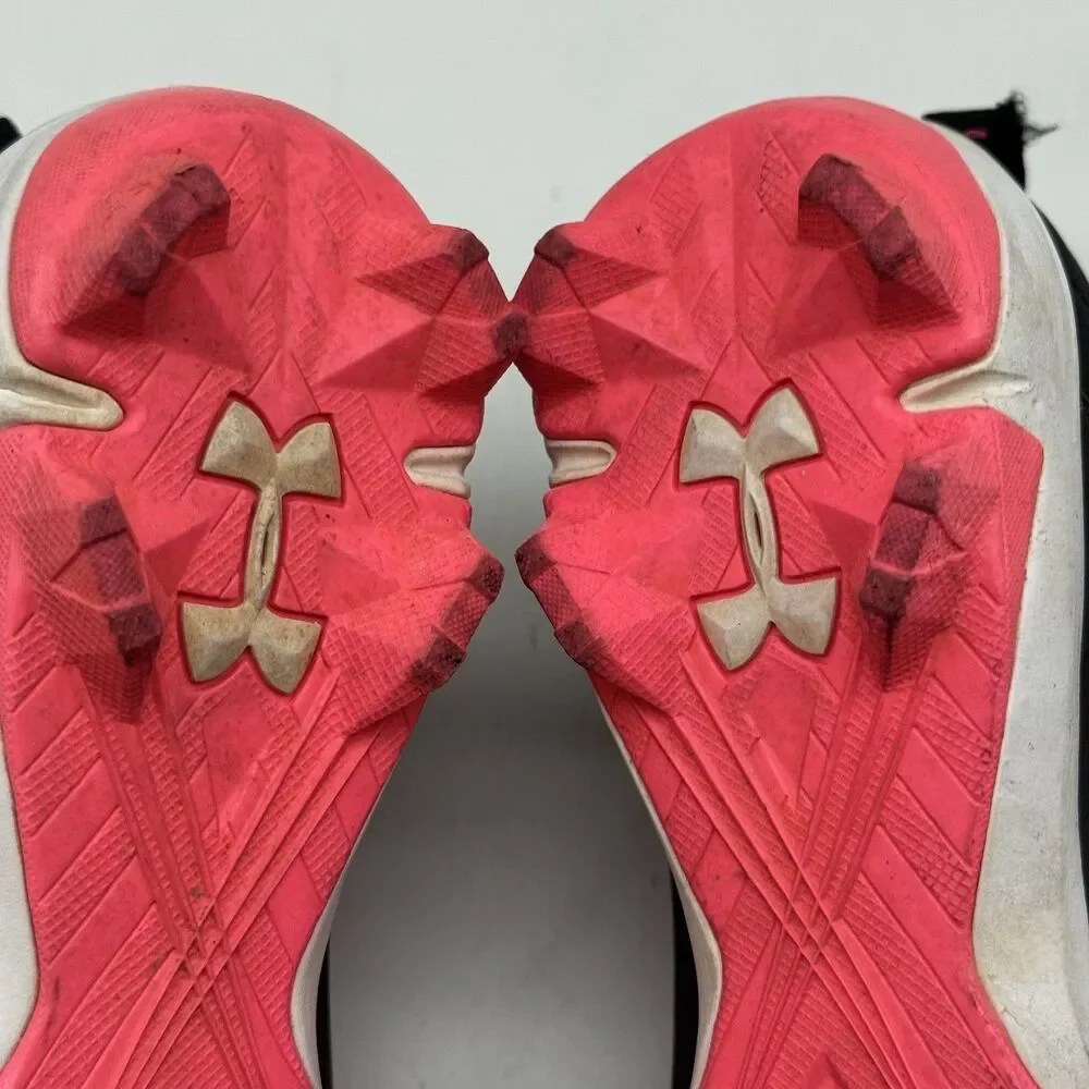 Under Armour LeadOff Low JR Cleats Youth 6 Women 7.5 Black Hot Pink 3022072-002